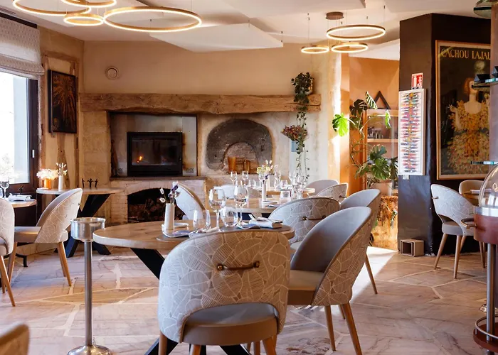 Auberge Du Poids Public Logis Hotel