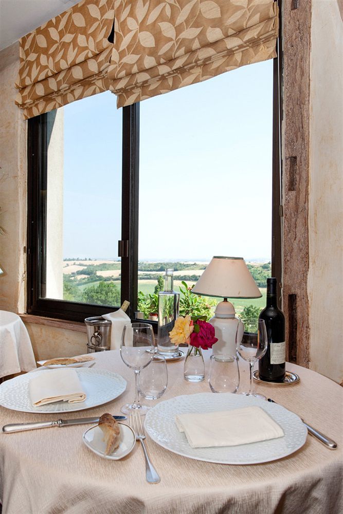 Hotel Du Poids Public 3*