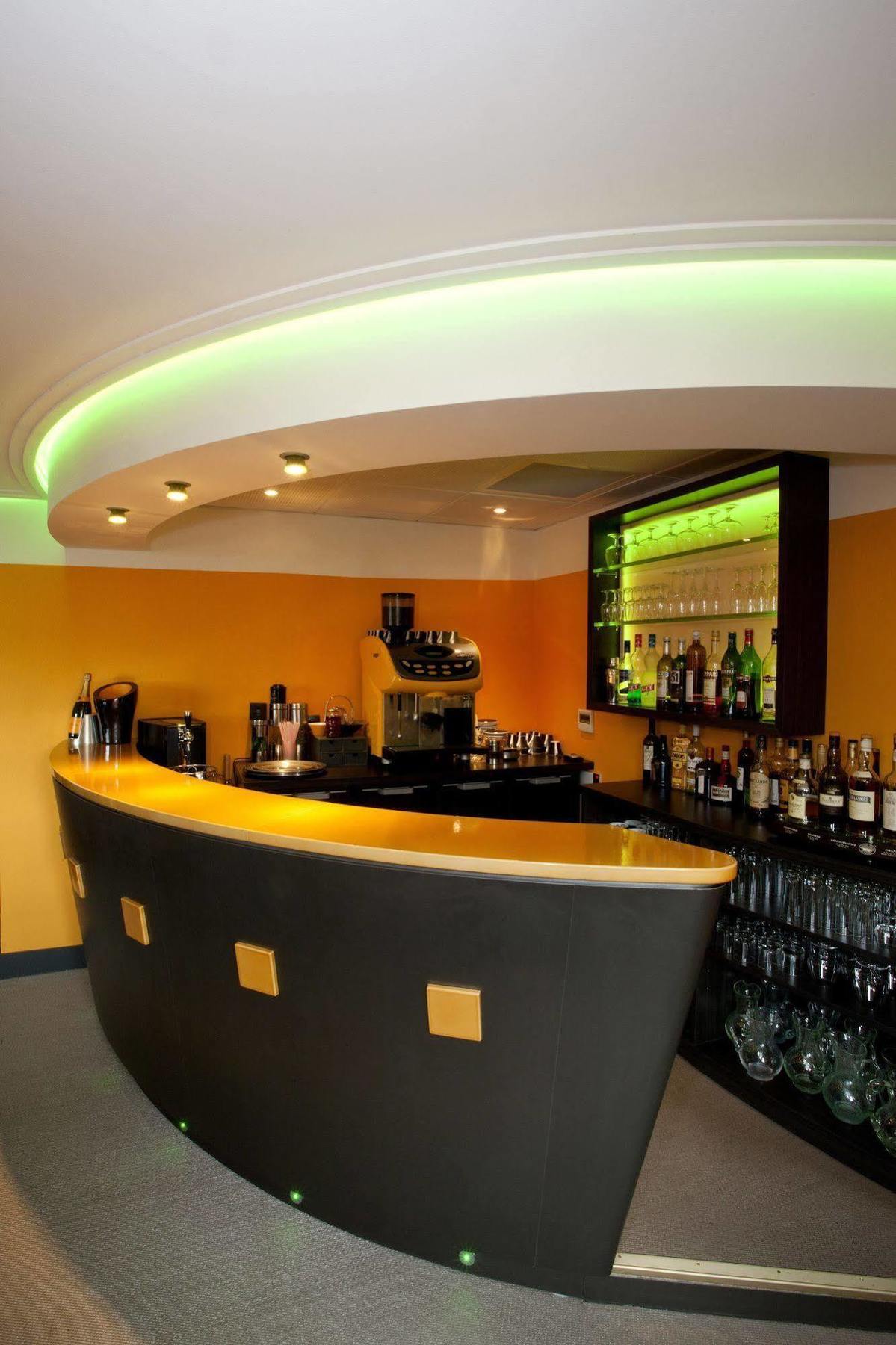 Du Poids Public Hotel 3*
